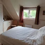 Chambre indépendante pour 1 personne sur jardin au calme